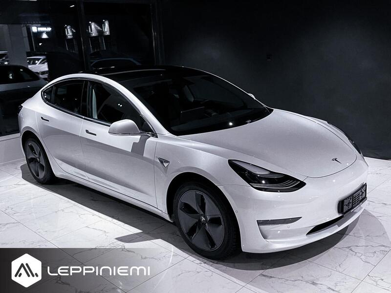 Tesla Model 3 vaihtoauto