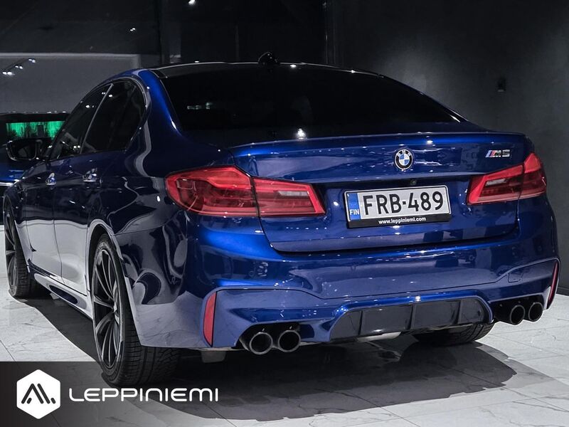 BMW M5 vaihtoauto