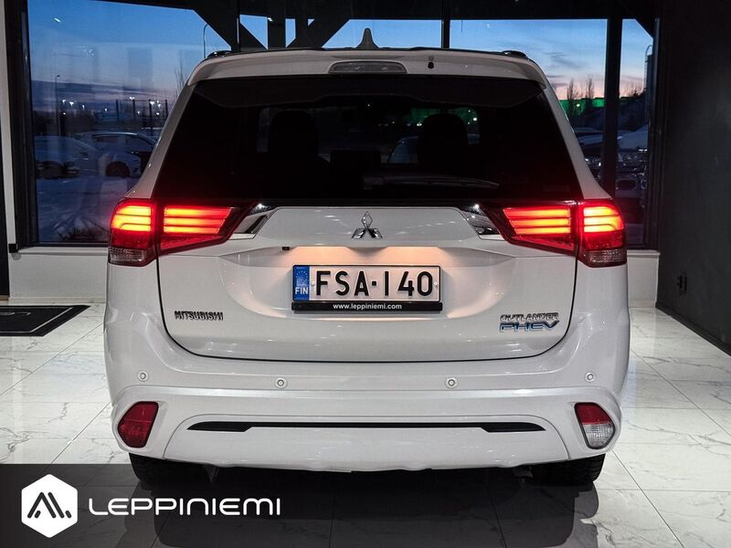 Mitsubishi Outlander PHEV vaihtoauto