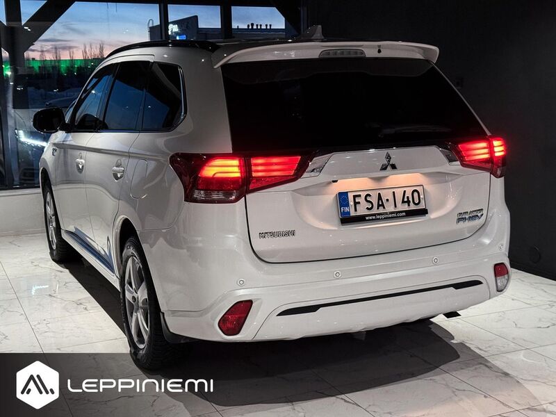 Mitsubishi Outlander PHEV vaihtoauto