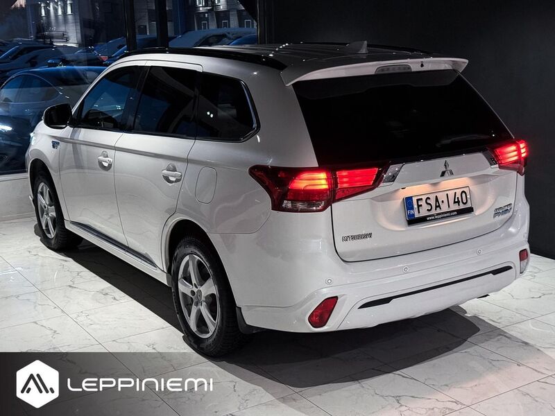 Mitsubishi Outlander PHEV vaihtoauto