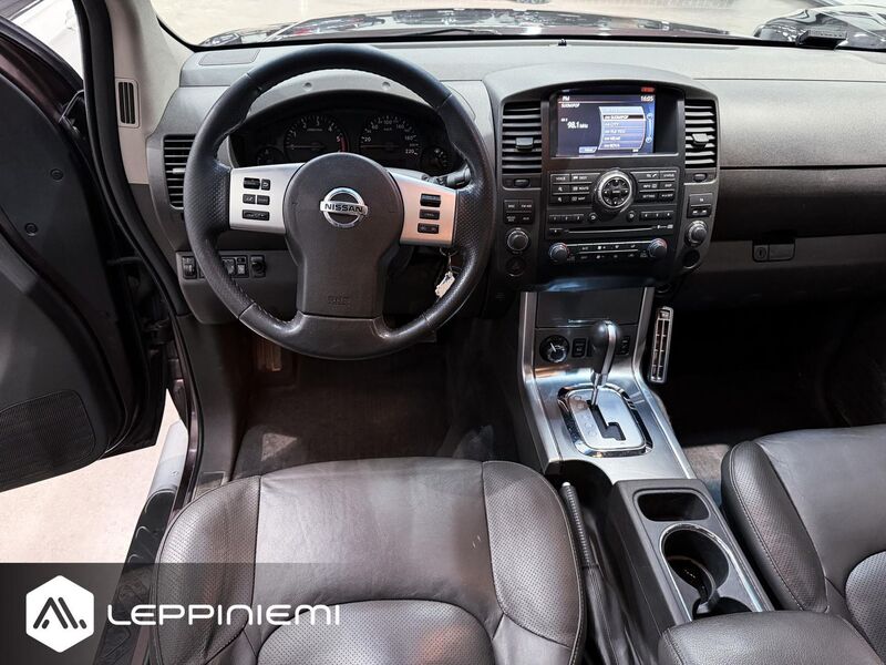 Nissan Navara vaihtoauto