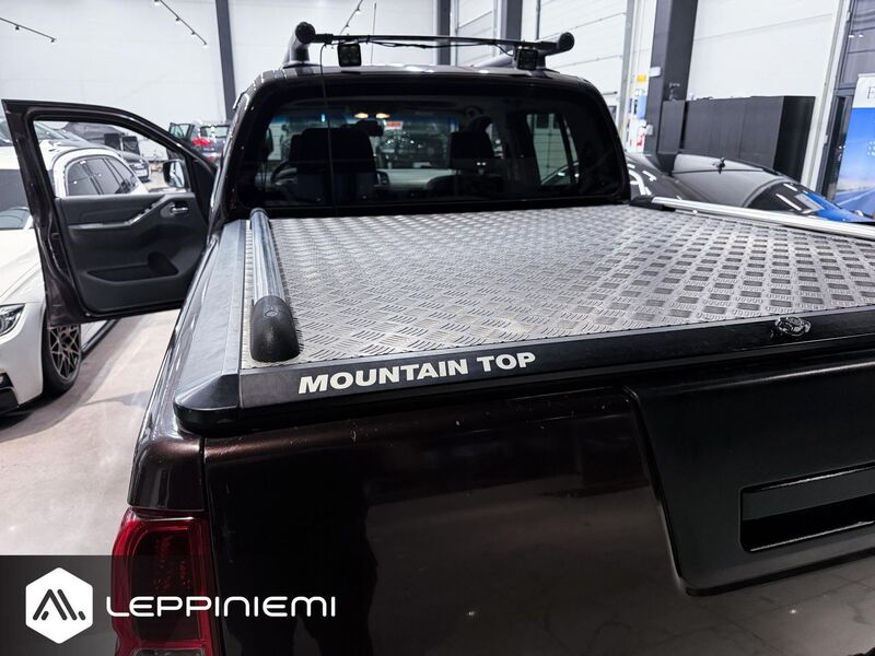 Nissan Navara vaihtoauto