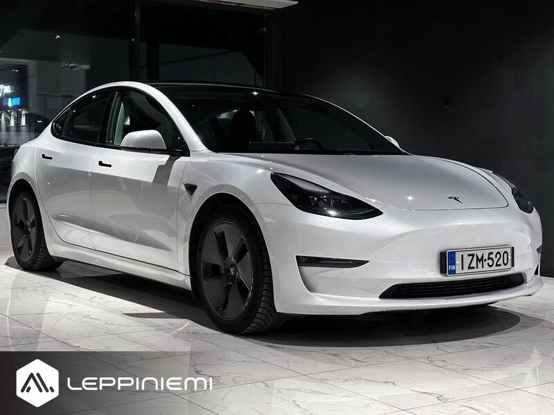 Tesla Model 3 vaihtoauto