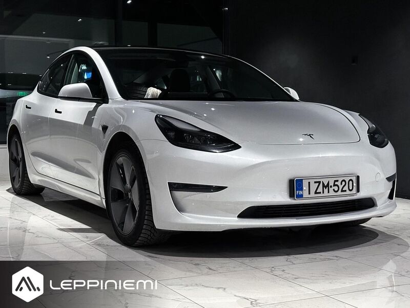 Tesla Model 3 vaihtoauto