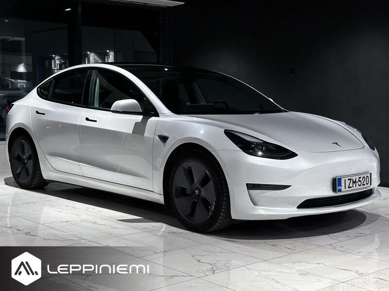 Tesla Model 3 vaihtoauto