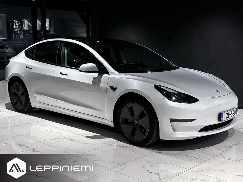 Tesla Model 3 vaihtoauto