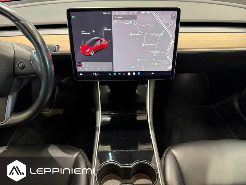 Tesla Model 3 vaihtoauto