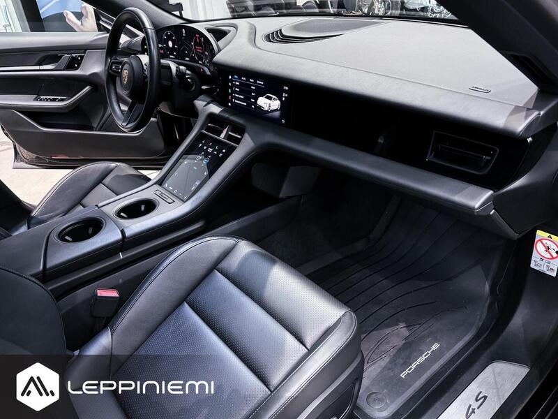 Porsche Taycan vaihtoauto