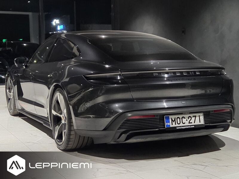 Porsche Taycan vaihtoauto