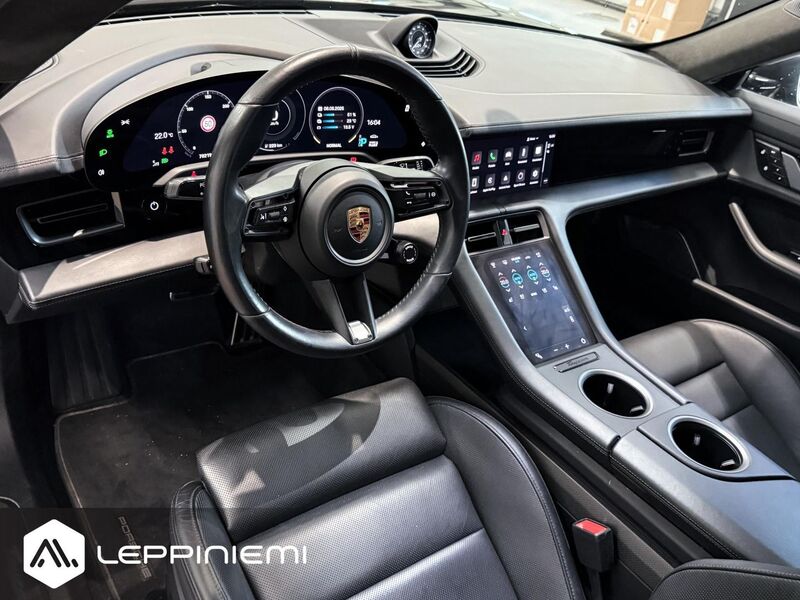 Porsche Taycan vaihtoauto