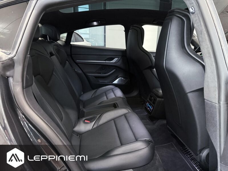 Porsche Taycan vaihtoauto