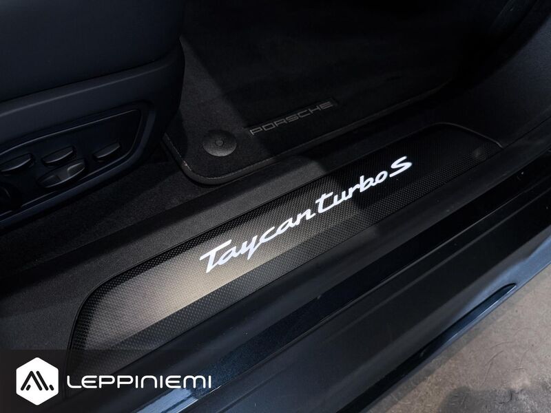 Porsche Taycan vaihtoauto