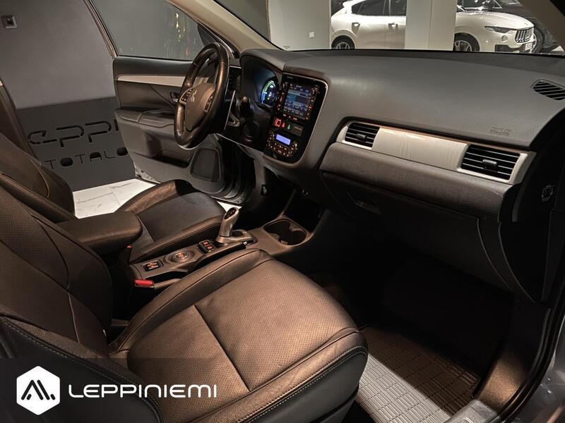 Mitsubishi Outlander PHEV vaihtoauto