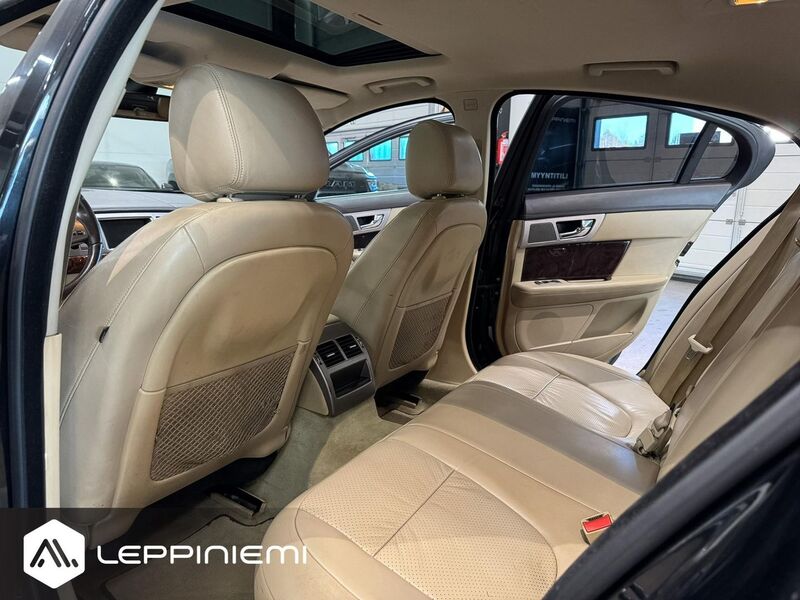 Jaguar XF vaihtoauto