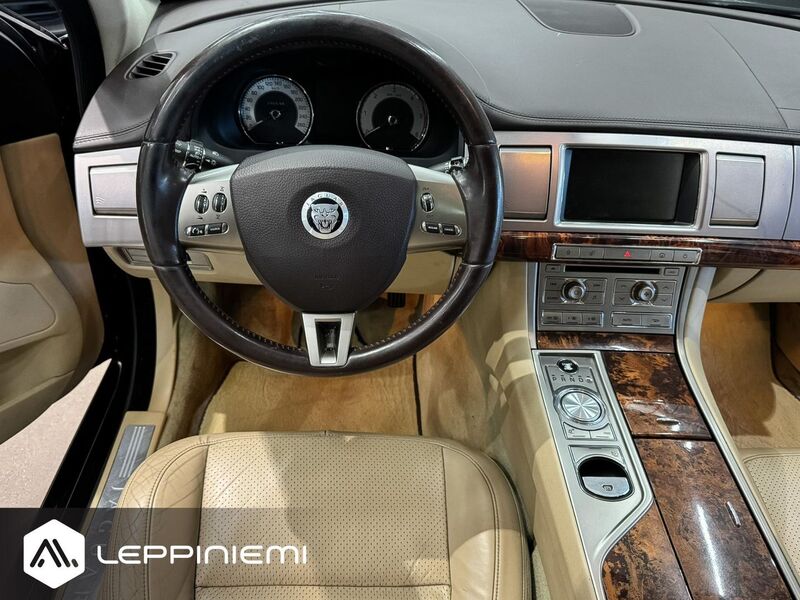 Jaguar XF vaihtoauto