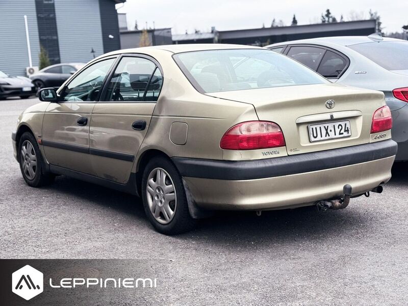 Toyota Avensis vaihtoauto