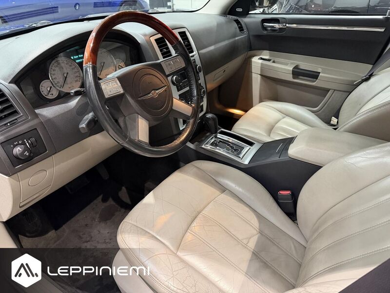 Chrysler 300C vaihtoauto