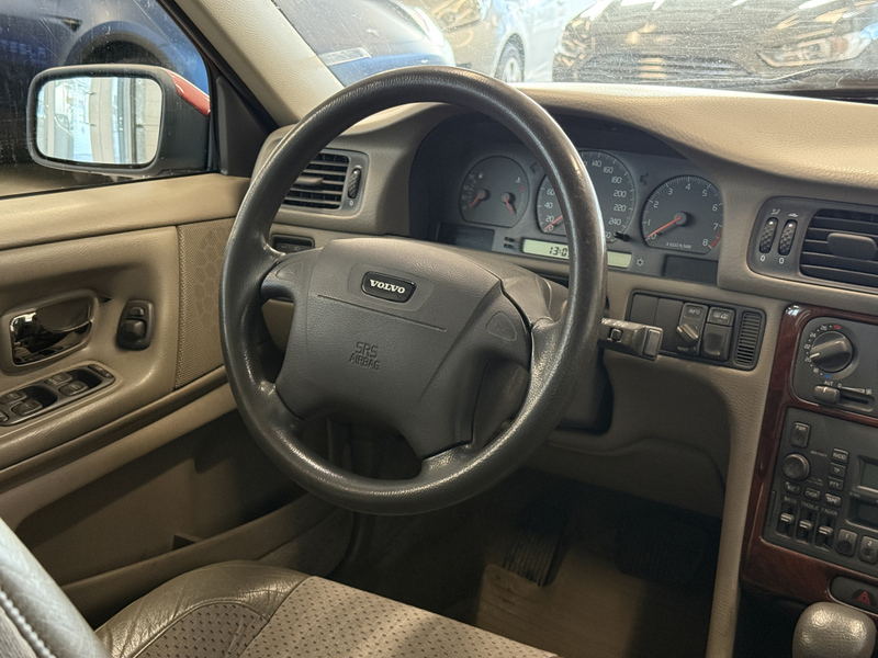 Volvo V70 vaihtoauto