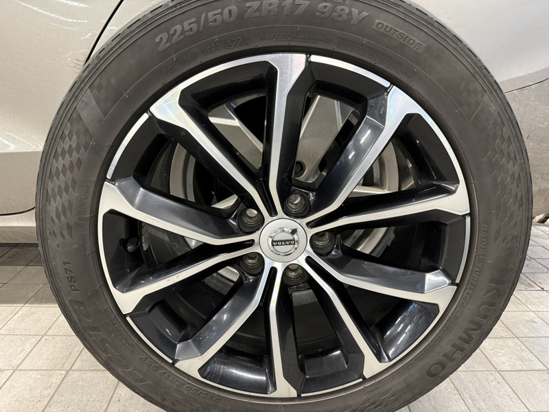 Volvo V60 vaihtoauto