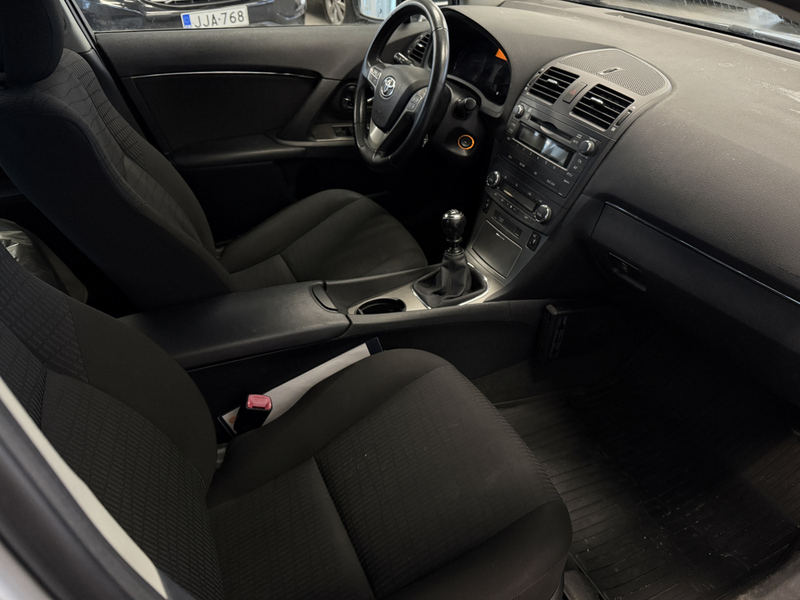 Toyota Avensis vaihtoauto