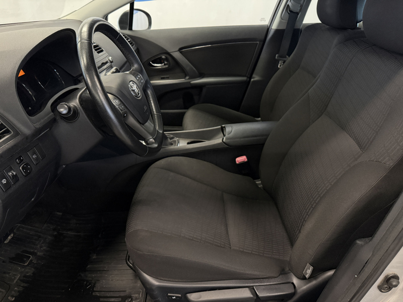 Toyota Avensis vaihtoauto