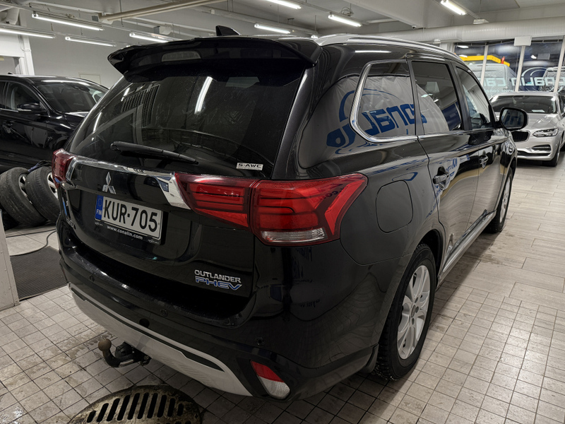 Mitsubishi Outlander PHEV vaihtoauto