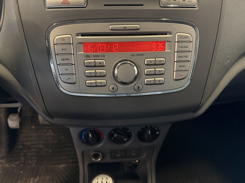 Ford Transit Connect vaihtoauto