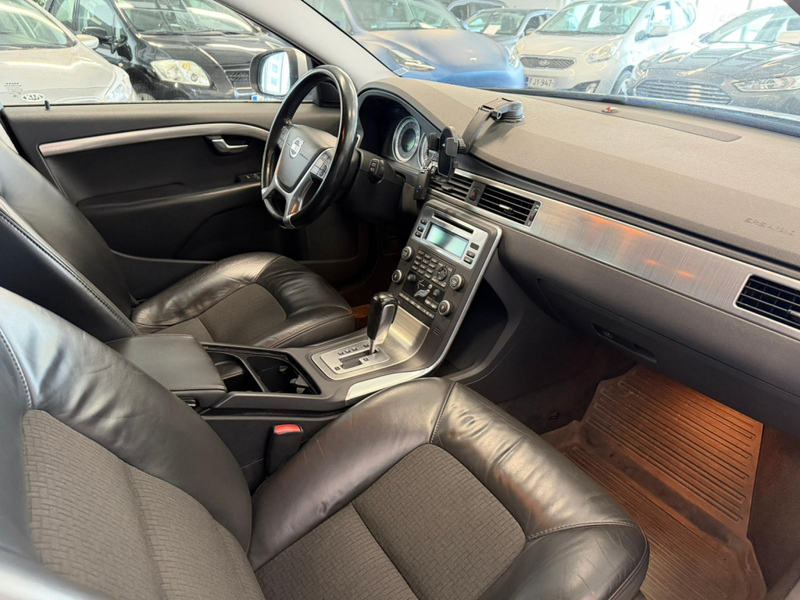 Volvo V70 vaihtoauto