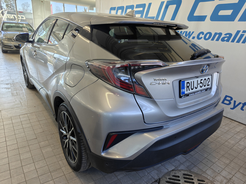 Toyota C-HR vaihtoauto