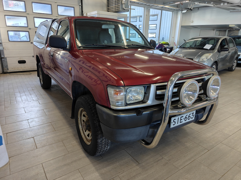 Toyota Hilux vaihtoauto