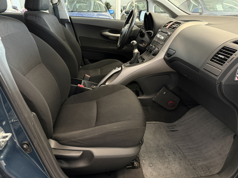 Toyota Auris vaihtoauto