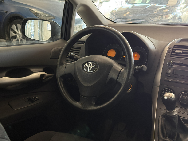 Toyota Auris vaihtoauto