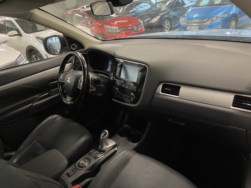 Mitsubishi Outlander PHEV vaihtoauto
