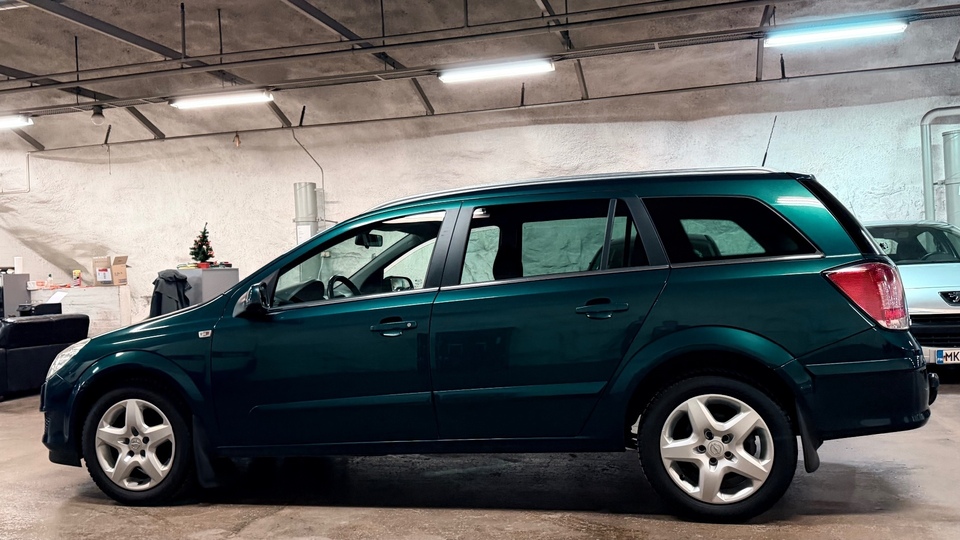 Opel Astra vaihtoauto