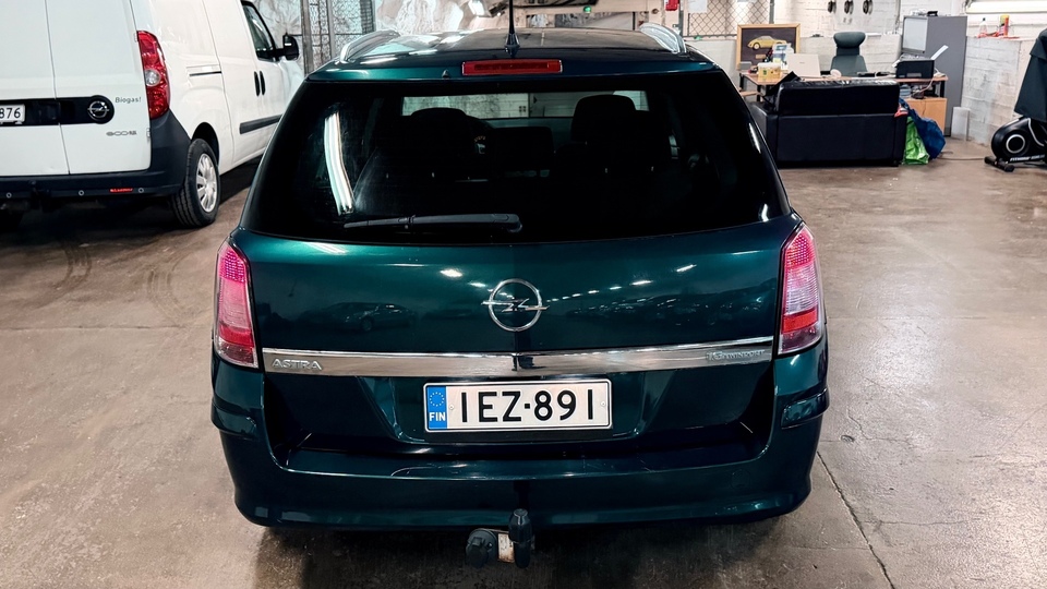 Opel Astra vaihtoauto