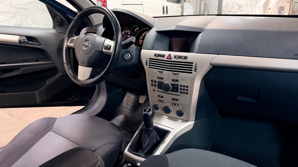 Opel Astra vaihtoauto