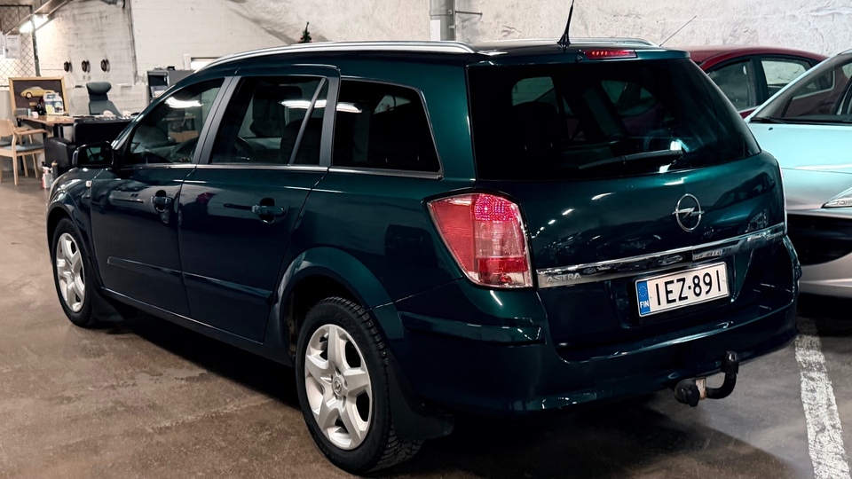 Opel Astra vaihtoauto