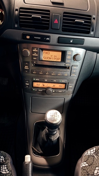 Toyota Avensis vaihtoauto