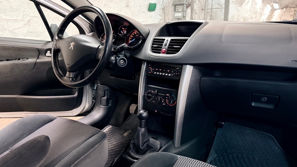 Peugeot 207 vaihtoauto