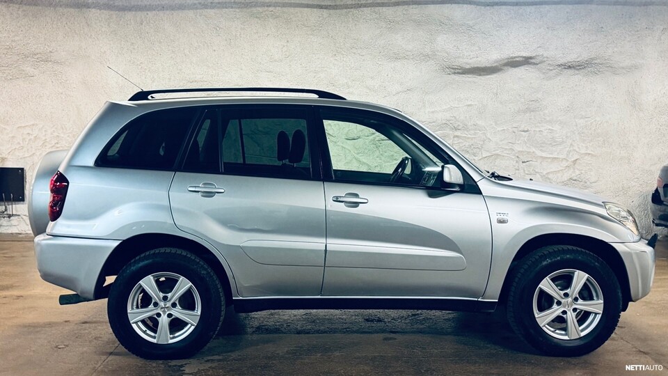 Toyota RAV4 vaihtoauto