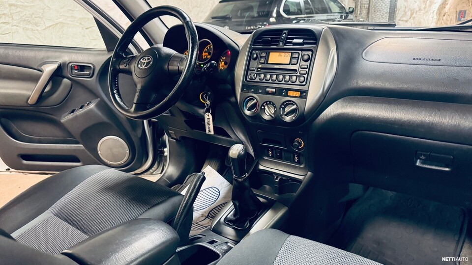 Toyota RAV4 vaihtoauto