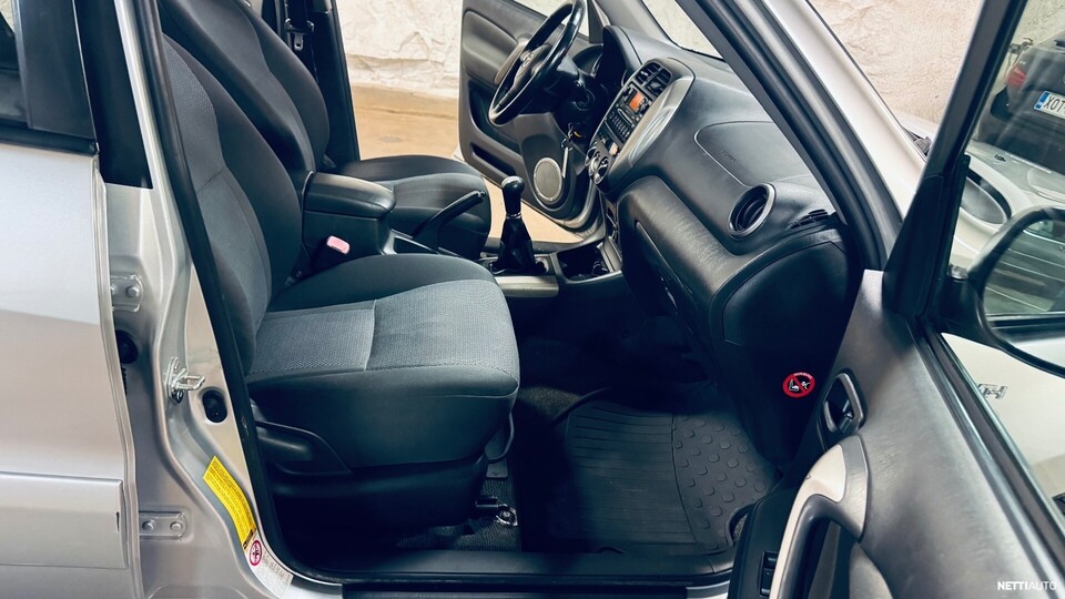 Toyota RAV4 vaihtoauto