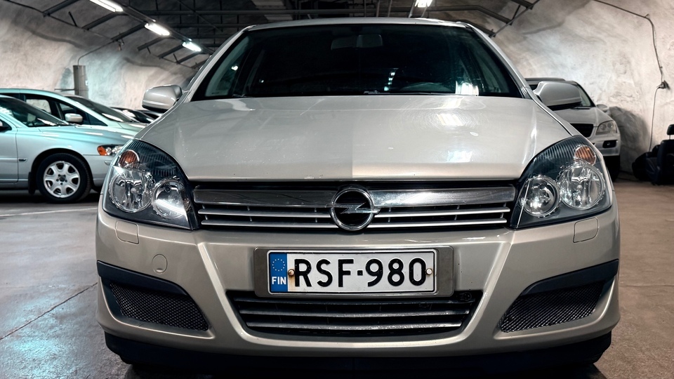 Opel Astra vaihtoauto