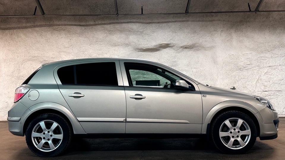 Opel Astra vaihtoauto