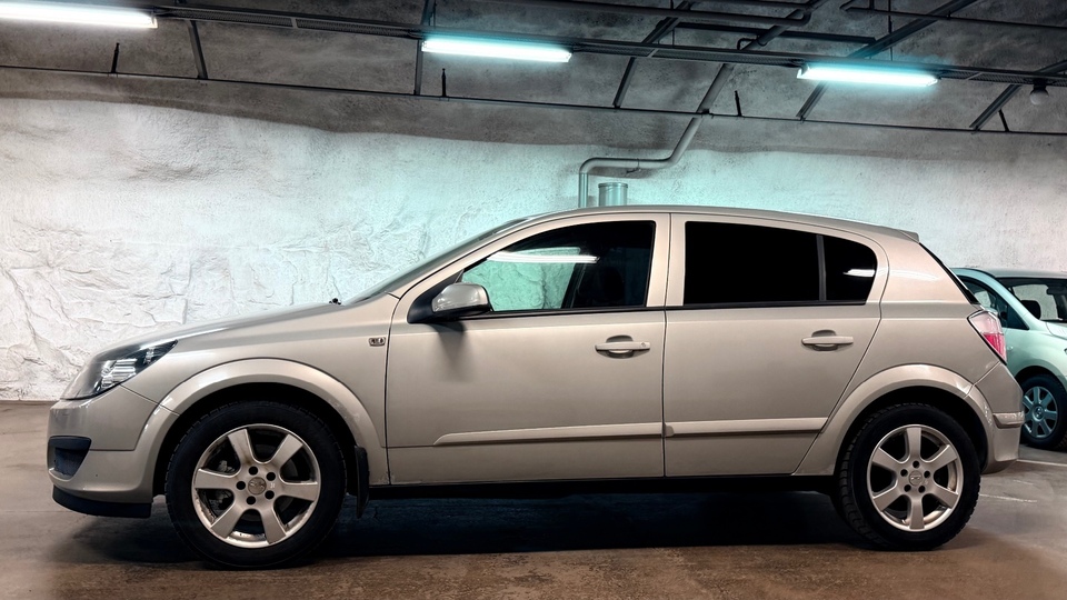 Opel Astra vaihtoauto