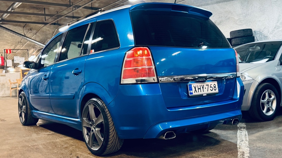 Opel Zafira vaihtoauto