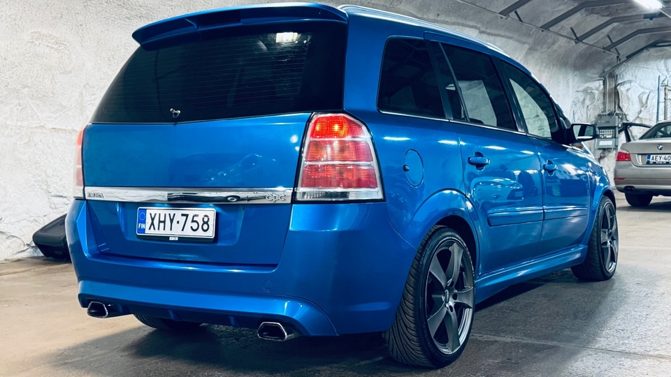 Opel Zafira vaihtoauto