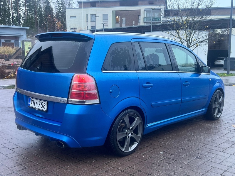 Opel Zafira vaihtoauto