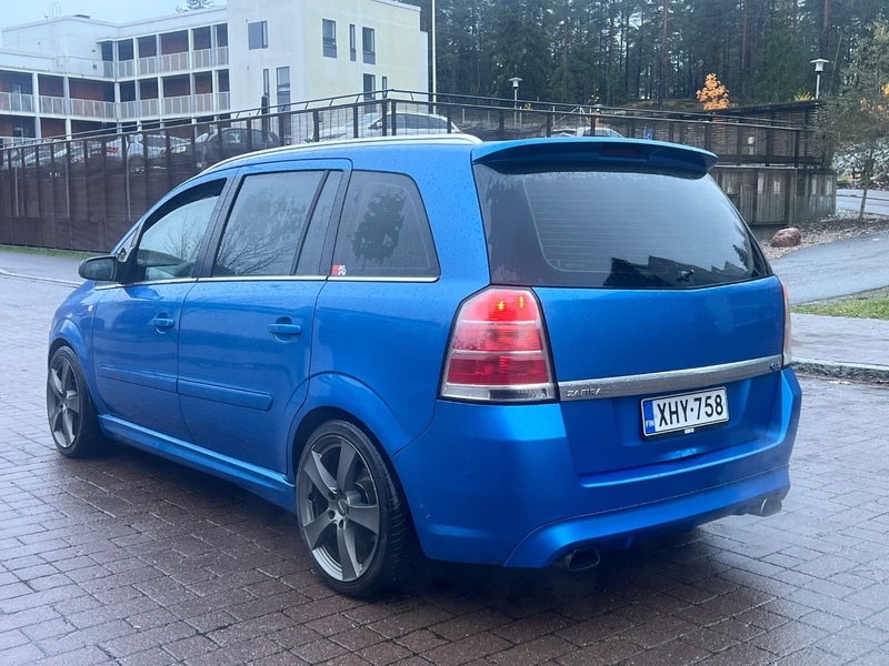 Opel Zafira vaihtoauto